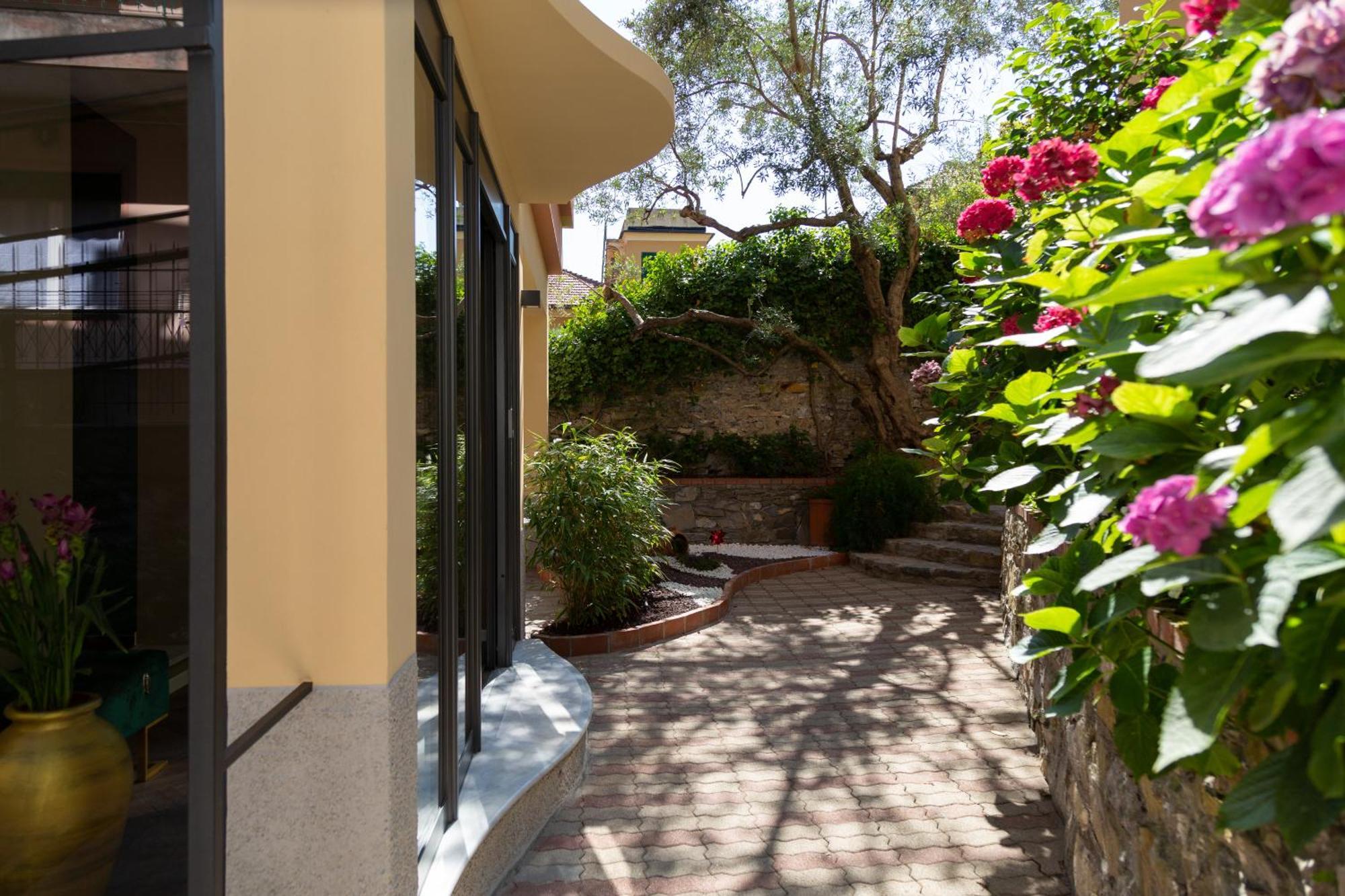 The Time -Home & Hotel- Santa Margherita Ligure Exterior photo